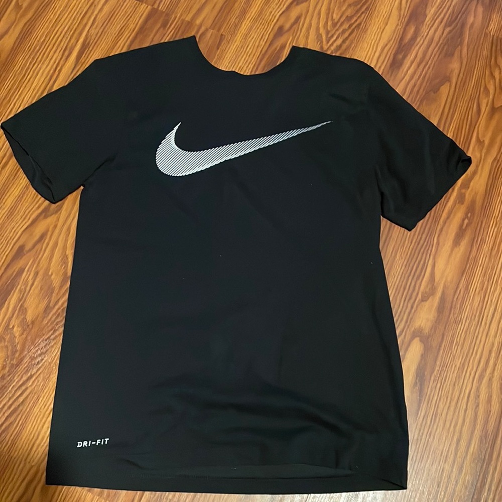 Men’s Nike tee